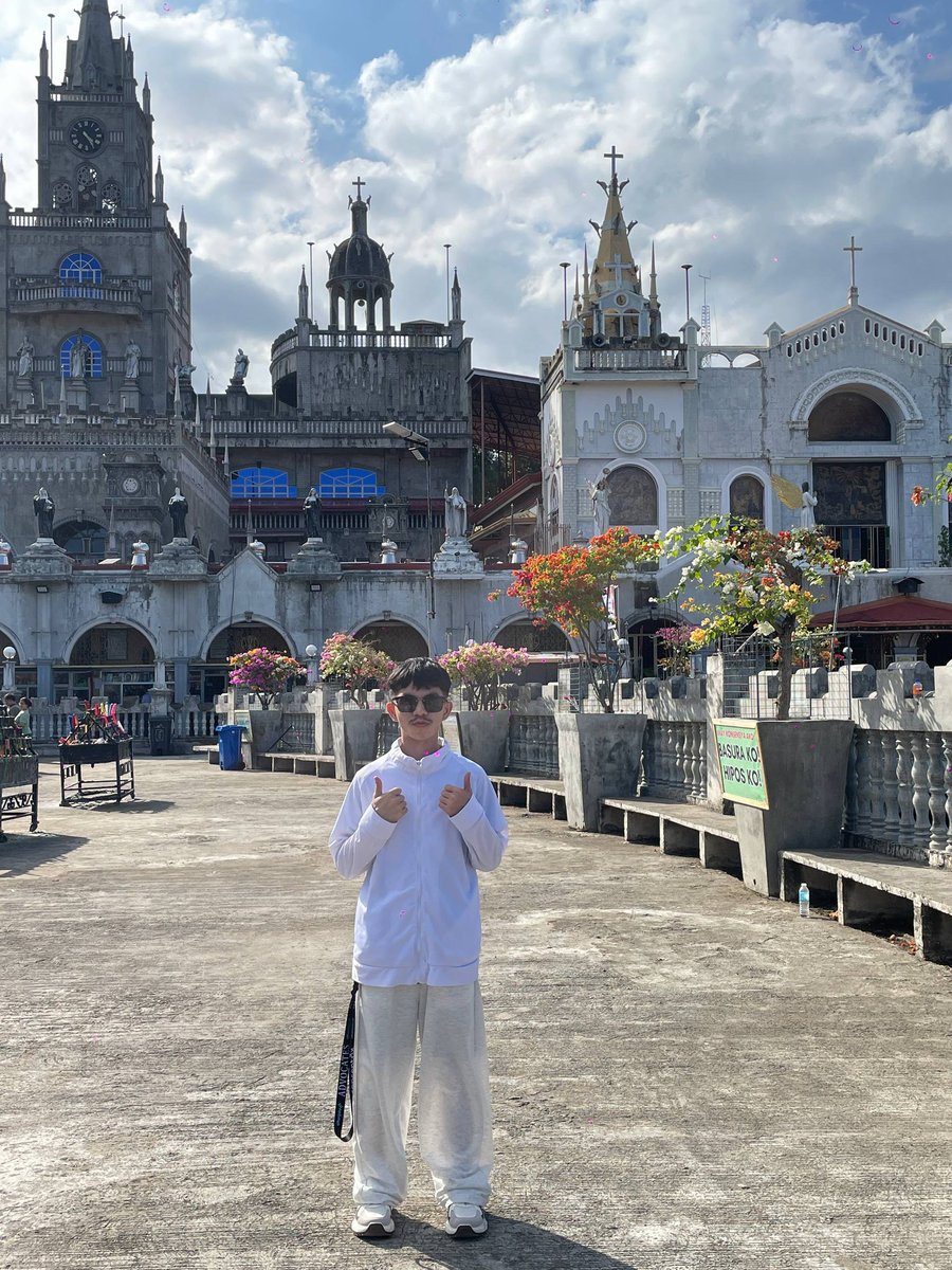 _gelo03_'s tweet photo. nak, tayo ka diyan, picturan kita https://t.co/ze5hXSKr9h