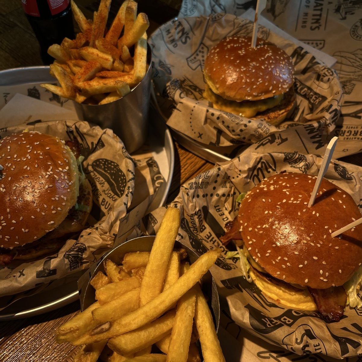 mamonas hub tweet media