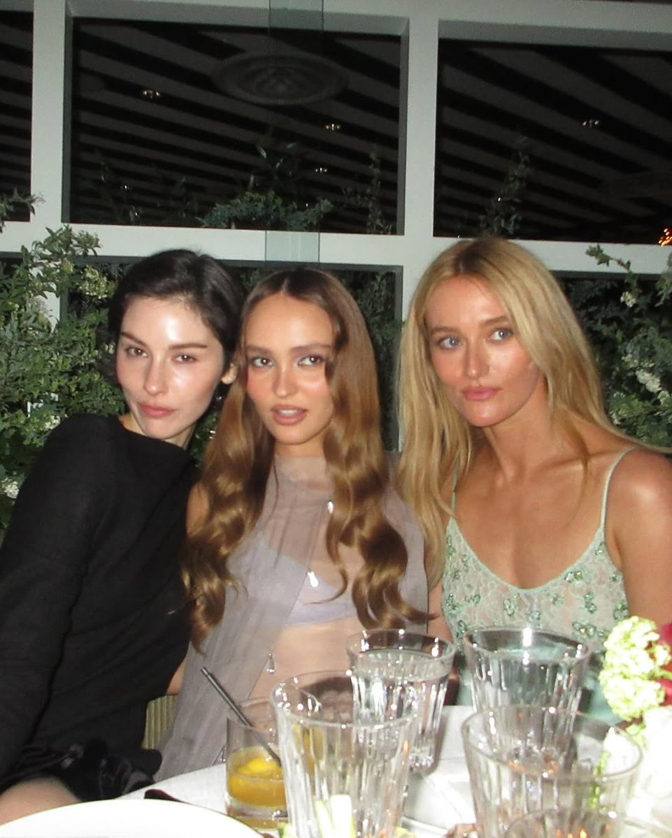 Lily-Rose Depp Updates tweet media