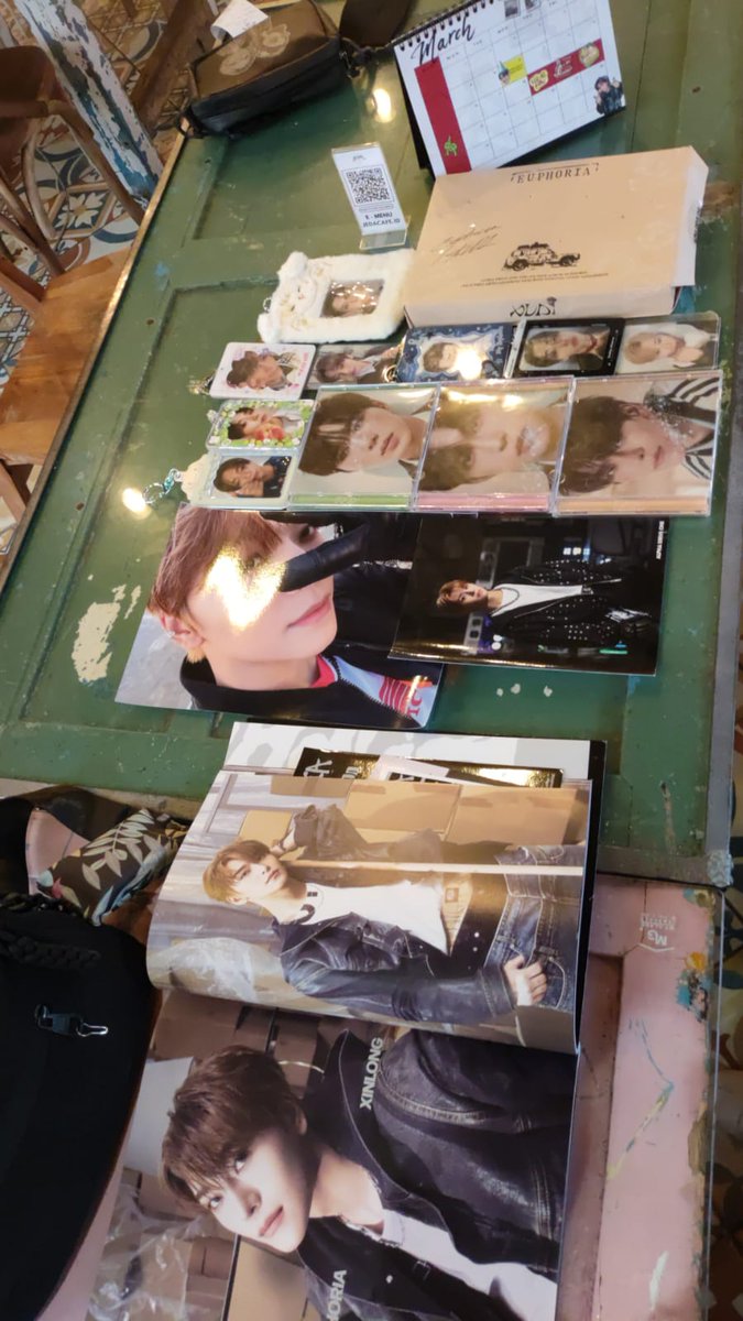 allyzmalang's tweet photo. Keseruan Xinlong's Birthday Cafe &amp; Iftar Gathering with Allyz Malang🥰

Little fragments of the celebration captured throughout the evening💗

Love You For A LONG Time
#21GoldenWishesForXinlong
#씬롱이_생일이지롱
#ハッピーロンロンバースデー
#贺鑫隆21岁生日快乐
#ALLYZMALANG https://t.co/3WUO3WEi1D