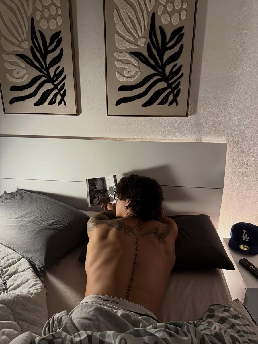 《Repost》

lazy day