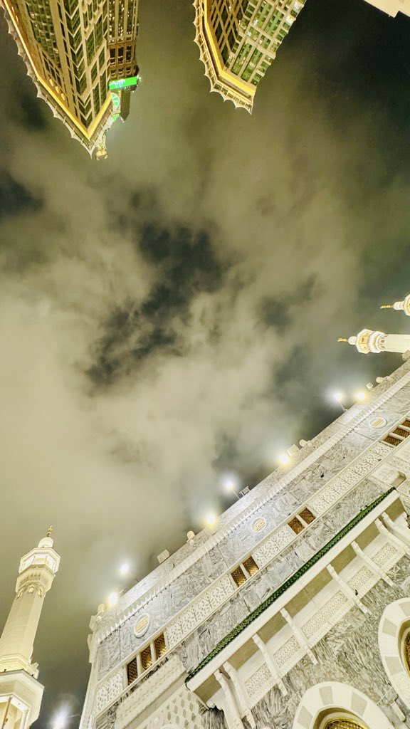 Allahumma, Innaka afuwun, tuhibul afuwa, faa’afuwani 

Rabbana atina fid dunya hasanatan, wa fil akhirati hasanatan, waqina 'adhaban-nar. 🤲🏻🤲🏻🤲🏻