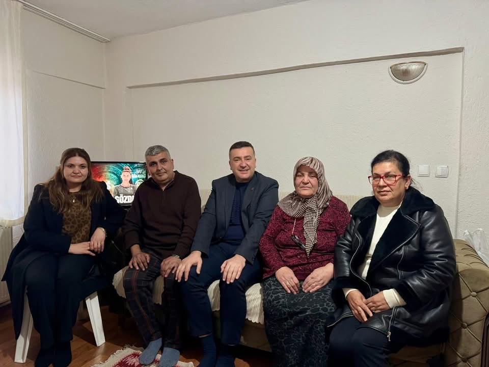 MUSTAFAZER25's tweet photo. Ramazanı Şerif Ayımızın Feyzini Bereketini Maneviyatını En Güzel Şekilde Yaşamaya Gayret Ediyoruz Koca Çınarlarımızı Ziyaret Ederek Hal ve Hatırlarını Sorduk Hayır Dualarını Aldık.
#eğirdir #ısparta #evziyaretleri #ramazanbayramı #davraz #gönülbelediyeciliği #kadirgecesi https://t.co/ANqhKeuEEw