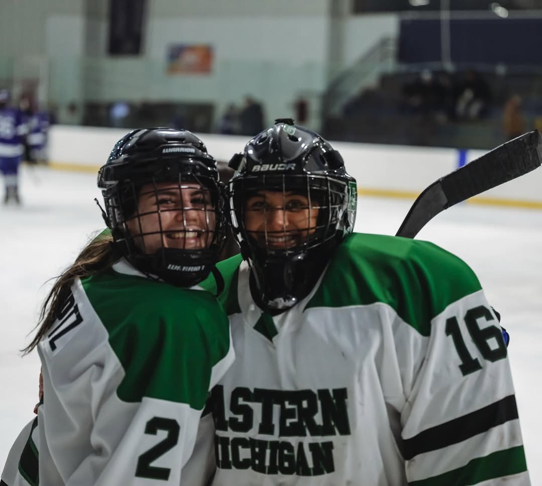 jogathletics's tweet photo. The seniors of @emuwhockey  are looking extra lucky in green! 🍀

📸: @may_ihuntphoto

#happystpatricksday #stpaddys #green #womenshockey #hockeyteam #joinourgame https://t.co/fzhN4oVnXB