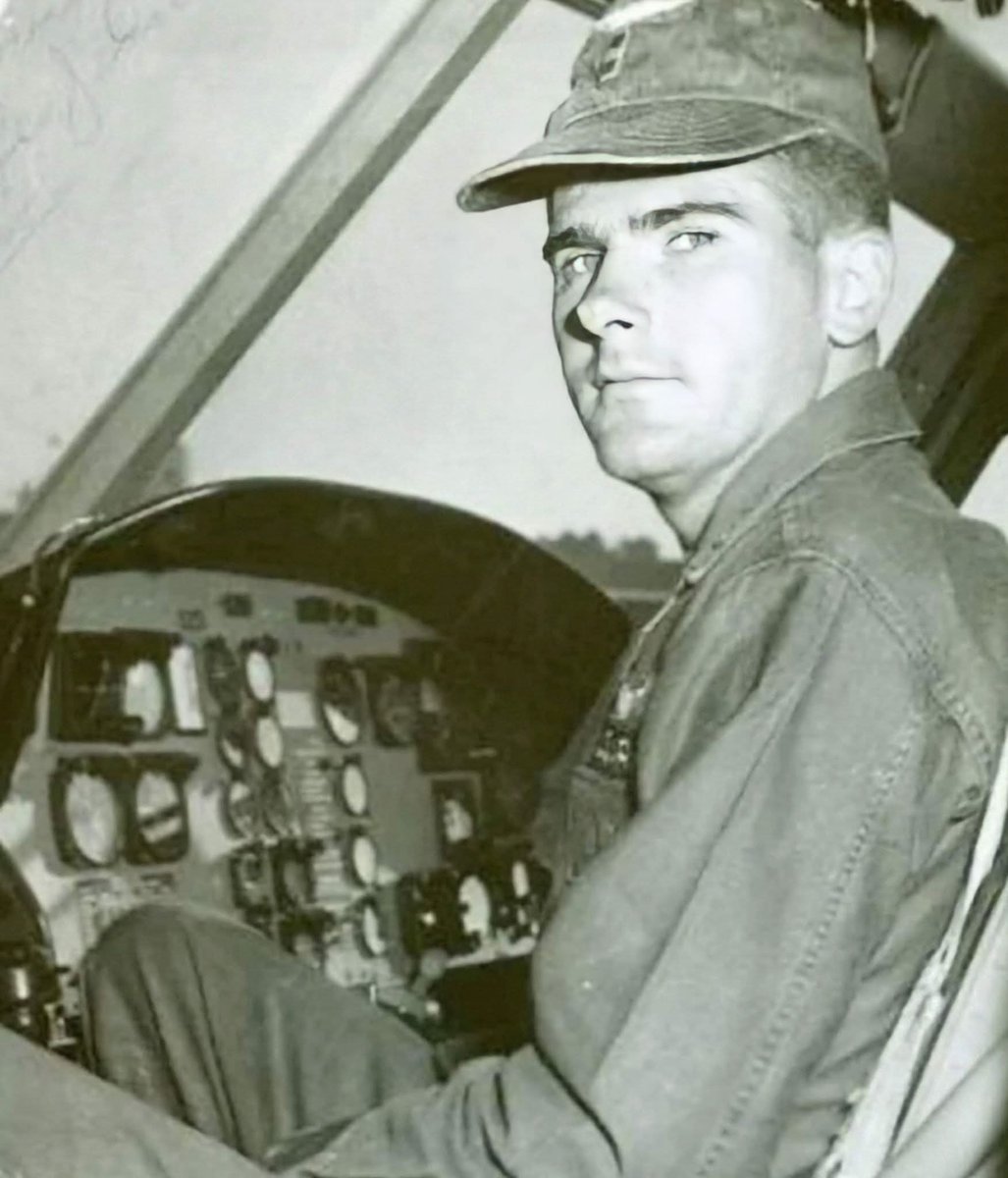 #NeverForget our troops. 🇺🇸 tweet media