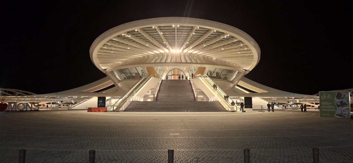 Geert_gabriels's tweet image. Treinen in Wallonië is een feest. ❤️ #architectuur #verwondering #stations #Liege #Mons @S_Calatrava