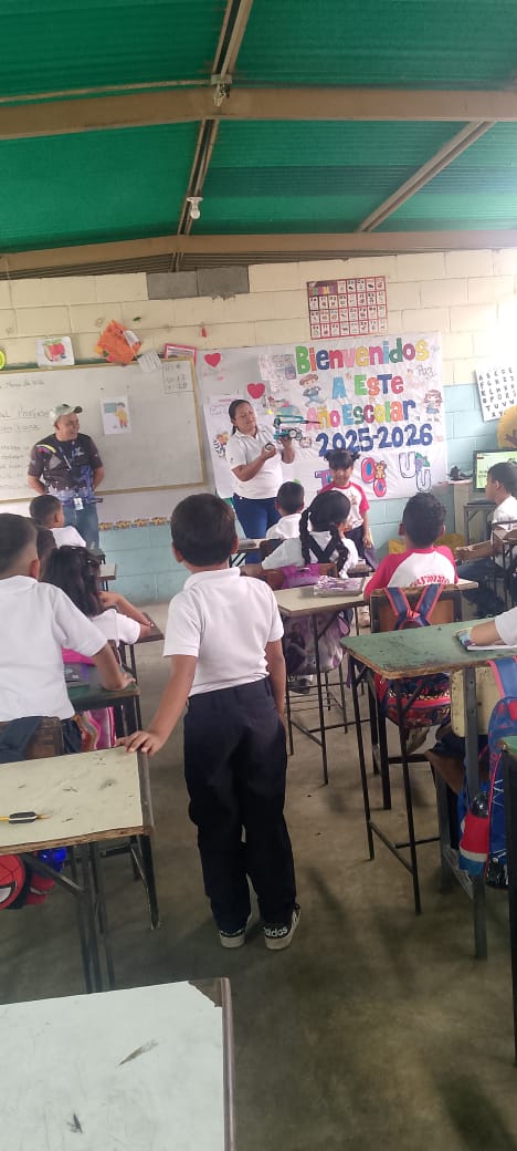 MariaRodri21720's tweet photo. El kit de Robótica Educativa suma conocimiento en tecnología de punta. 
#CienciaParaLaVida
#roboticaeducativa
#infocentroportuguesa https://t.co/j4NnjDlw5p