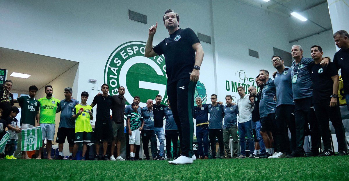luucasslourenco's tweet photo. Rei dos estaduais! 

Daniel Paulista segue empilhando títulos estaduais… 

2024: Campeão Alagoano
2025: Campeão Paraense
2026: Campeão Goiano — invicto, tirando o @goiasoficial de um jejum de 8 anos sem o estadual. https://t.co/oBFQwNcP8h