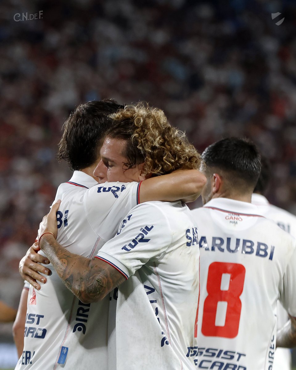 NOSOTROS

UNIDOS 💙🤍❤️