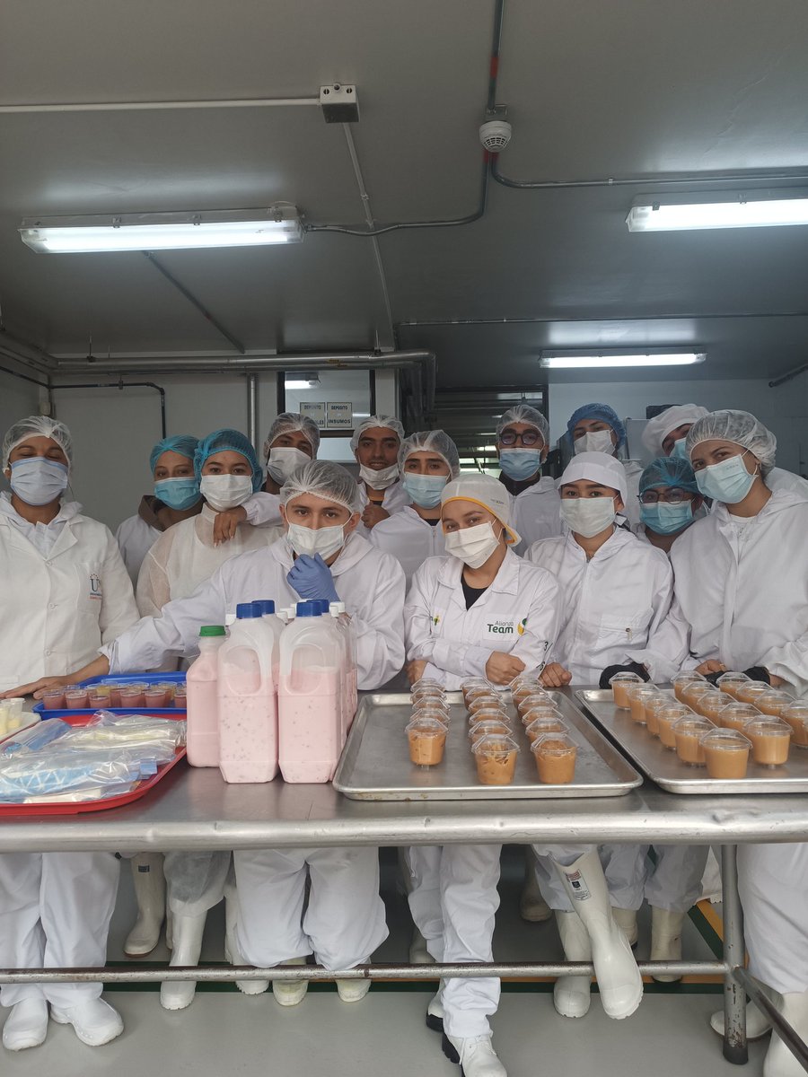 ¡De la teoría a la práctica! 🚀 Así cerramos el componente práctico procesos lácteos G2 #vidaacadémicaUNAD:
🫐 Yogur de mora silvestre
🧀 Queso campesino y con especias 
🌿 Mantequilla con especias
🍮 Arequipe de café ☕ <a href="/AlimentosUNAD/">Alimentos UNAD</a>