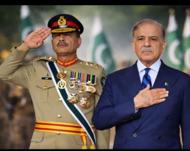Pmln125's tweet photo. ایک ڈیفالٹ ملک کو خطے کا چوہدری بنانے والے مرد مجاہد🇵🇰❤️ https://t.co/2q6ER1aDeH