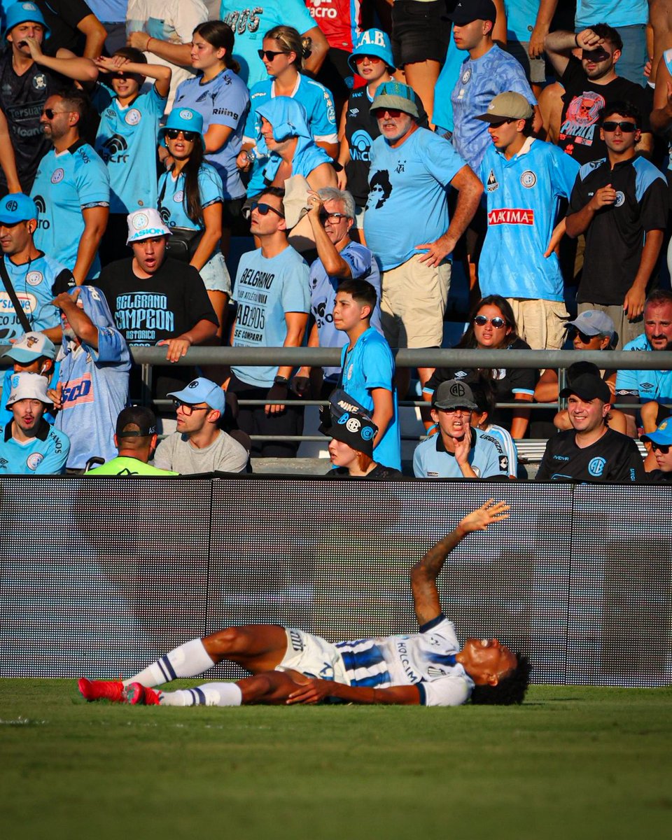 🎙 Emi Castellano tweet media