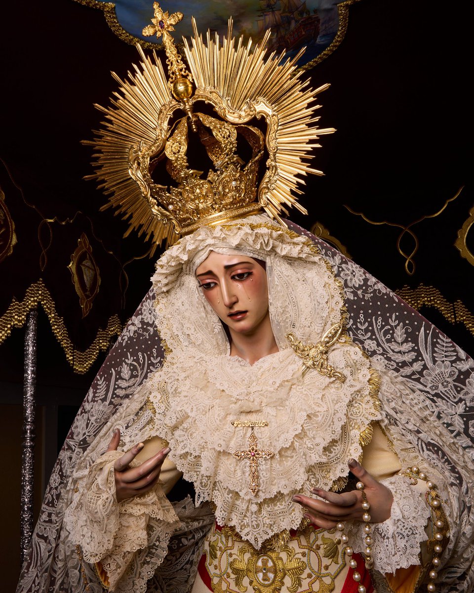 🟢⚪️ 𝐀𝐂𝐓𝐔𝐀𝐋𝐈𝐃𝐀𝐃. María Santísima del Rosario de la Hermandad de la Milagrosa ya se encuentra vestida para el próximo Sábado de Pasión. #PuenteCedrón #DeRosarioyEsperanza #LaMilagrosa26 
📸: <a href="/MilagrosaHdad/">Hermandad de la Milagrosa</a>