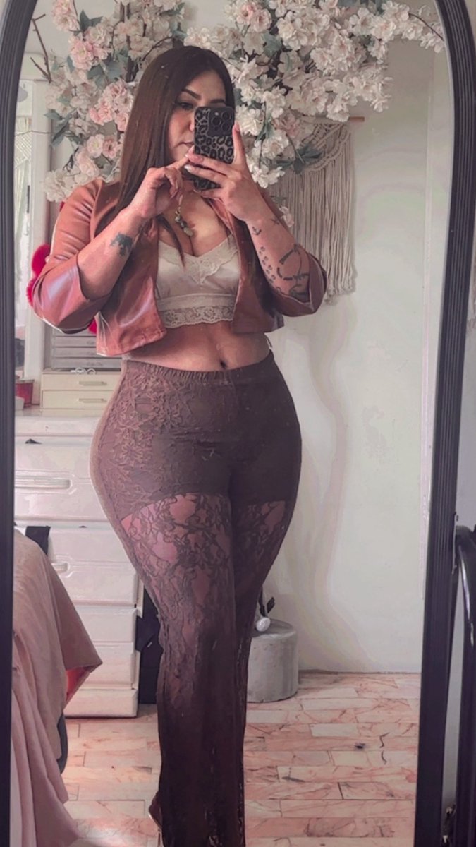 mara esquivel tweet media