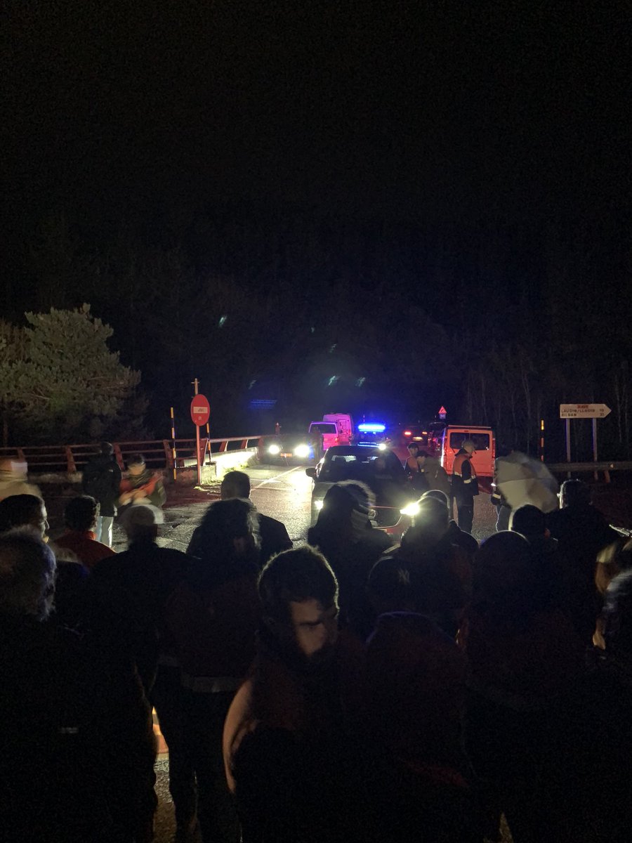 🔴Greba mugagabeari ekin diote gaur gauean Tubos Reunidoseko langileek🔴

Erasoen aurrean, ezinbestekoa da klase borroka indartzea. 

Kaleratzerik ez!
Klase elkartasuna Tubos Reunidoseko langileekin!