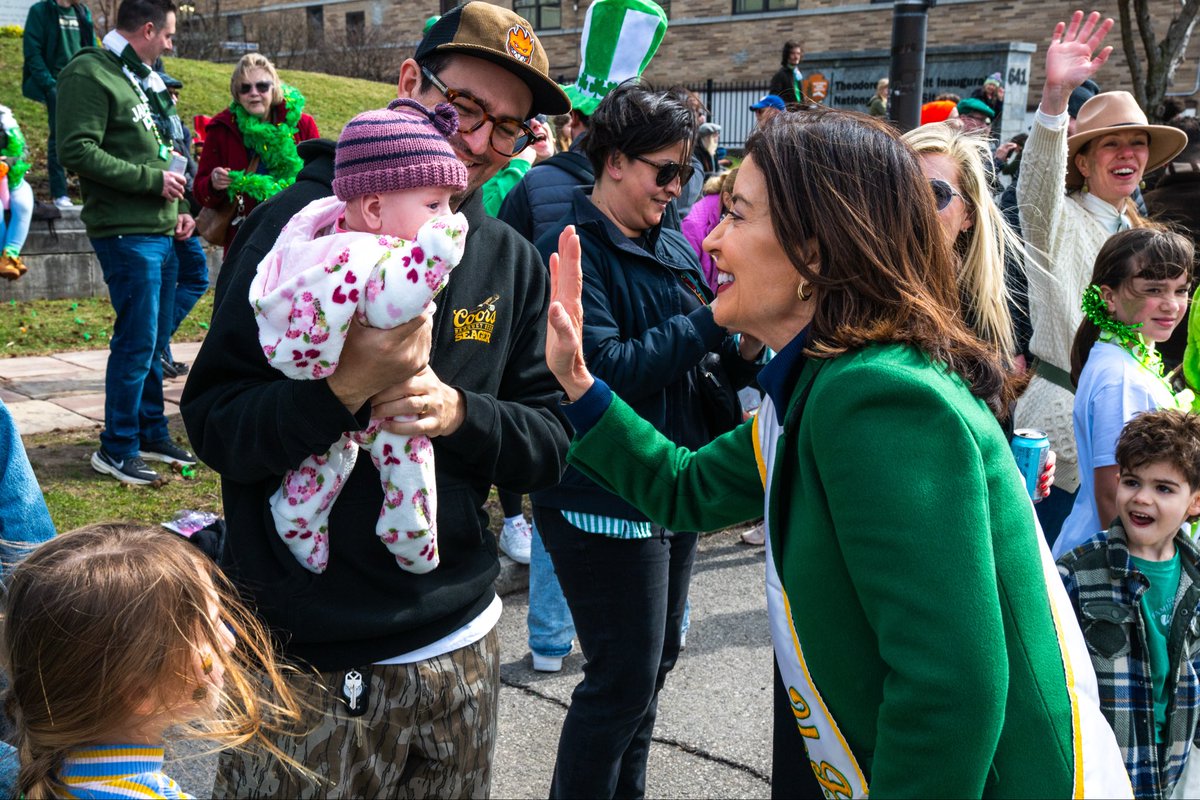 Governor Kathy Hochul tweet media