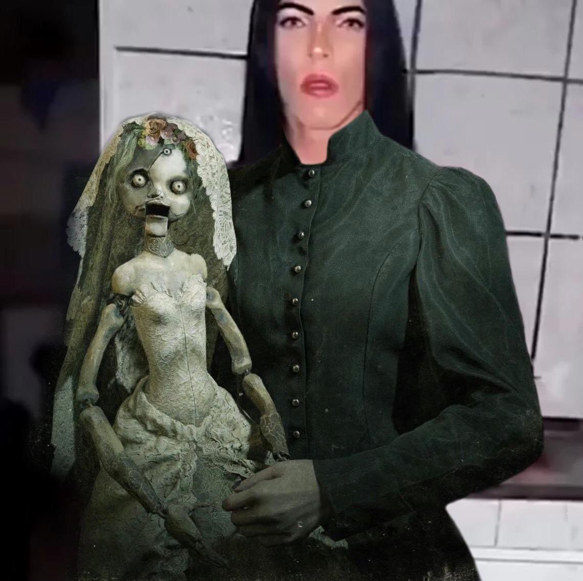 Encantado com a backstory dos lordes de re village

Donna beneviento a mais querida
Lady dimetrescu mãe que cuida
Moreau pigzao sad fat boy
Heinsenberg oq tenho a ver