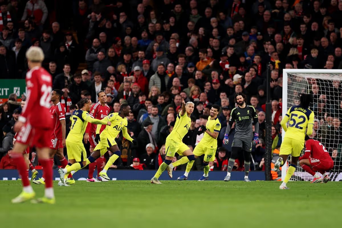 Chris Cowlin tweet media