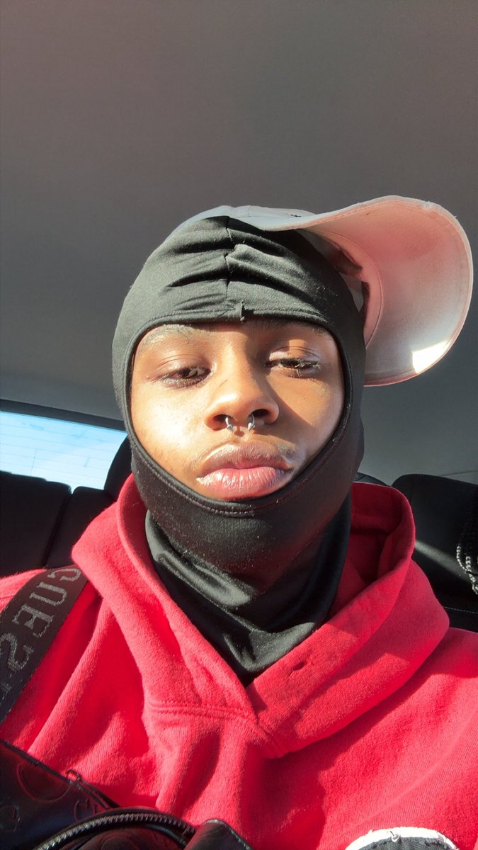 2amor2roto's tweet photo. We hit 100 followers 🥳🥳. Special video tonight 😌😌. https://t.co/KWo2AFAjLr