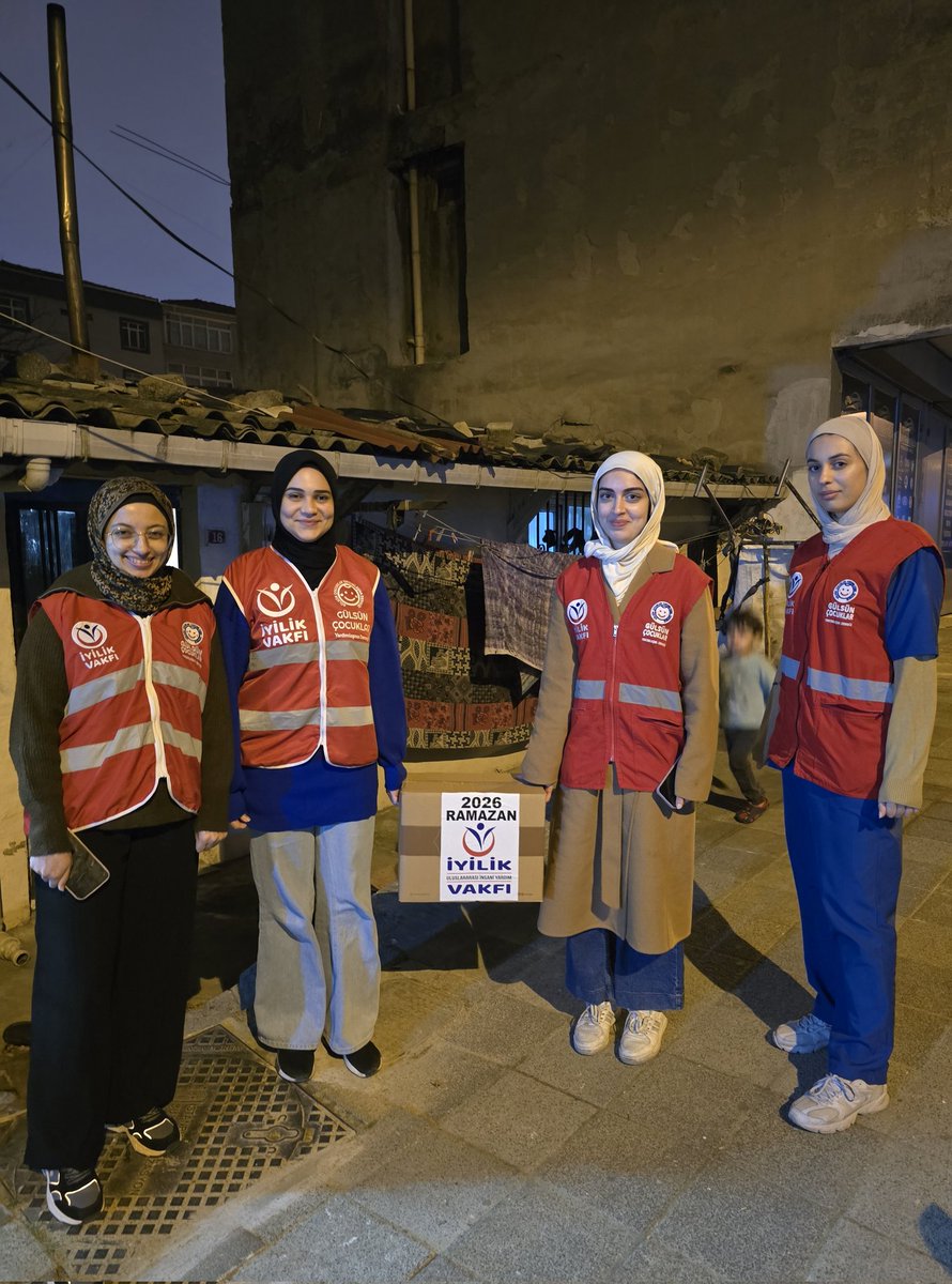 iyilikvakfi's tweet photo. Yurtiçi yardım çalışmalarımız kapsamında yetim ve ihtiyaç sahibi ailelere erzak ve nakit yardımlarımızı ulaştırmaya devam ediyoruz.

Ramazan’ın bereketini kardeşlerimizle paylaşmanın huzurunu hep birlikte yaşıyoruz.

@_cevdetyilmaz
@rbklndr
@gulsuncocuklard
@mehmetsofuoglu
#türkiye #ramazan #oruç #iftar #sahur #bayram #iyilikvakfı