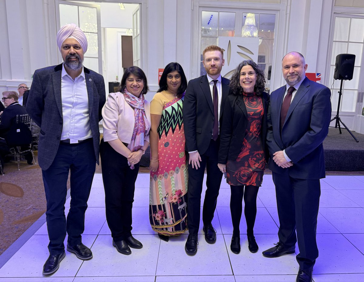 TanDhesi's tweet image. Wonderful to join @DannyBeales, @HillingdonLab and @LondonLabour friends to speak at their successful fundraiser event.

Important to support this campaign, as they battle to take control of the council from the #Conservatives and keep out #Reform.