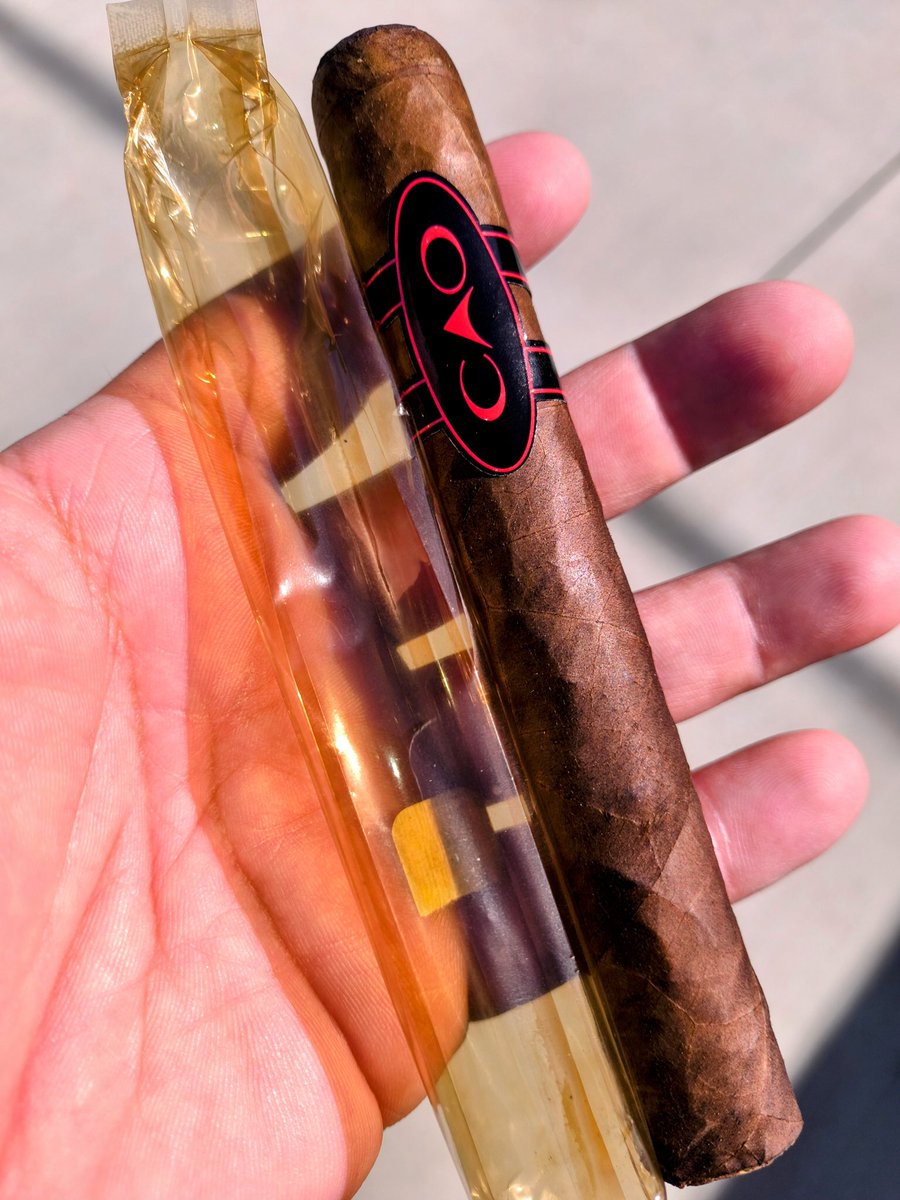 PuffSmokeNAsh's tweet image. Puffin on a well aged and rested 🛏️ @caocigars  2016 Consigliere Soldier #Toro 6x54 #YellowCello #CigarLife #CigarHoarder 🔥🔥🔥🔥🔥🔥🔥🔥🔥🔥🔥🔥🔥🔥🔥🔥🔥🔥🔥🔥🔥🔥🔥🔥🔥🔥🔥🔥🔥🔥🔥🔥🔥🔥🔥🔥🔥🔥🔥💥🧨
