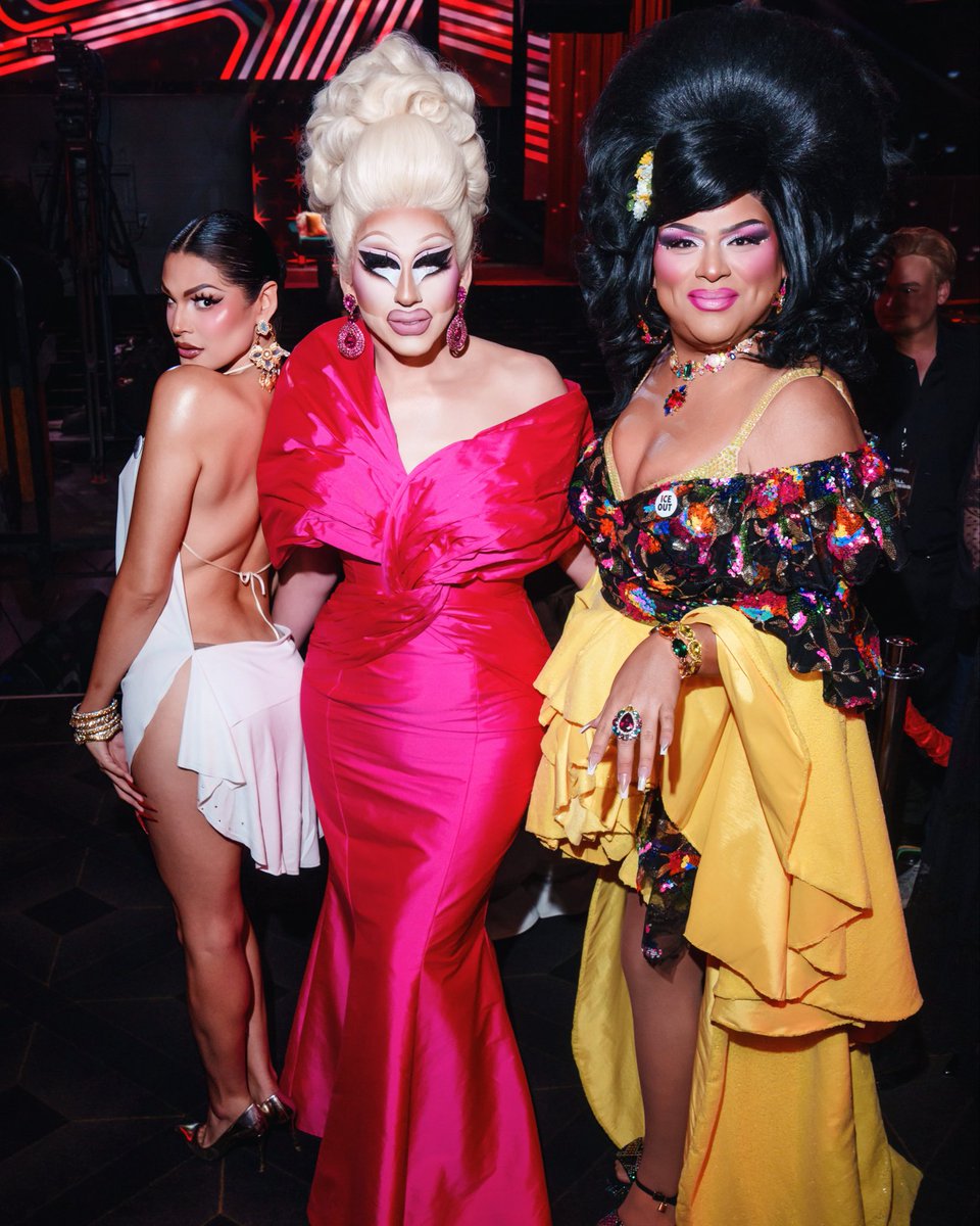 THE DEE OH DOUBLE ELLES!!! 💖 <a href="/trixiemattel/">Trixie Mattel™</a> <a href="/AllOfValentina/">AllAboutValentina</a>
