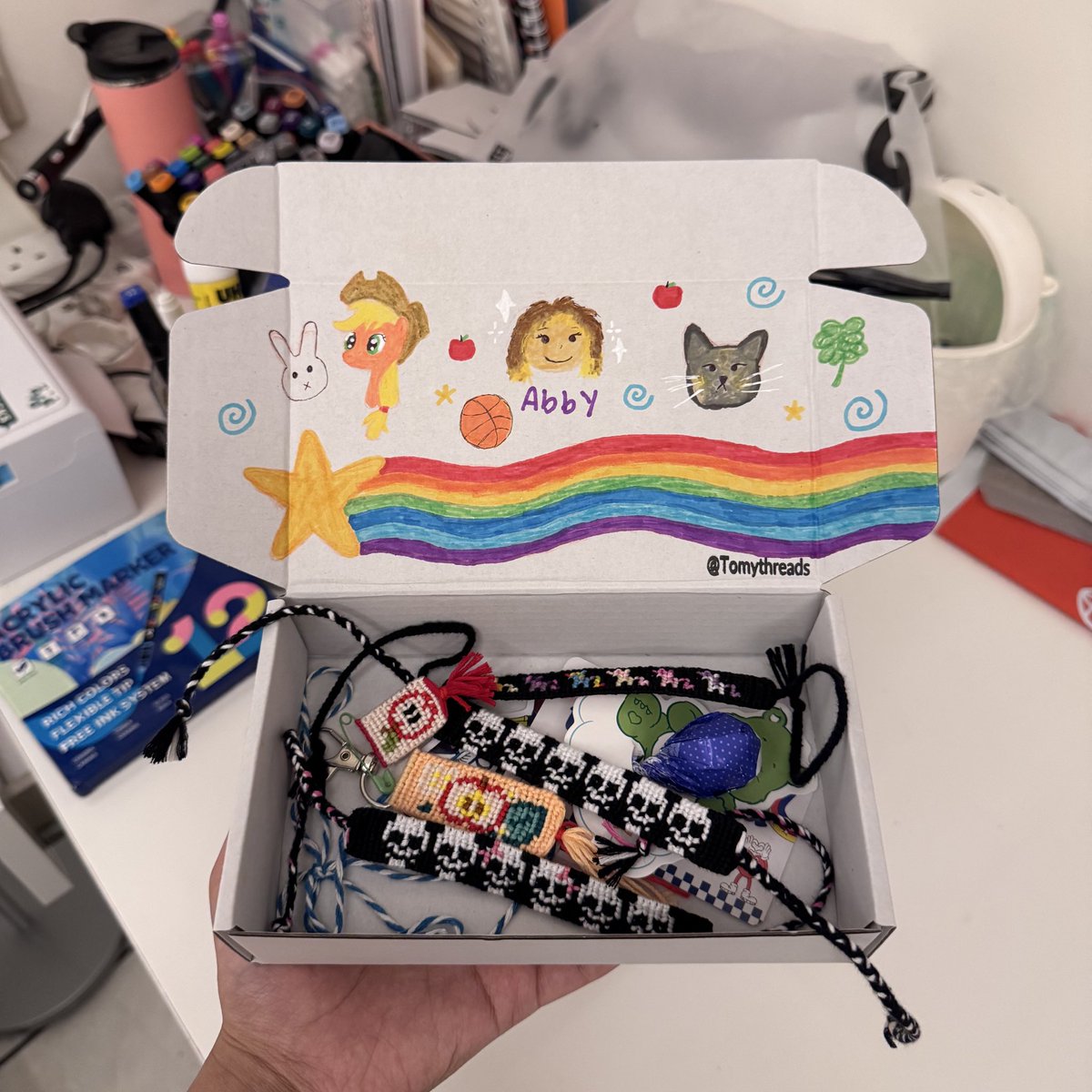 تومي ثريدز tweet media