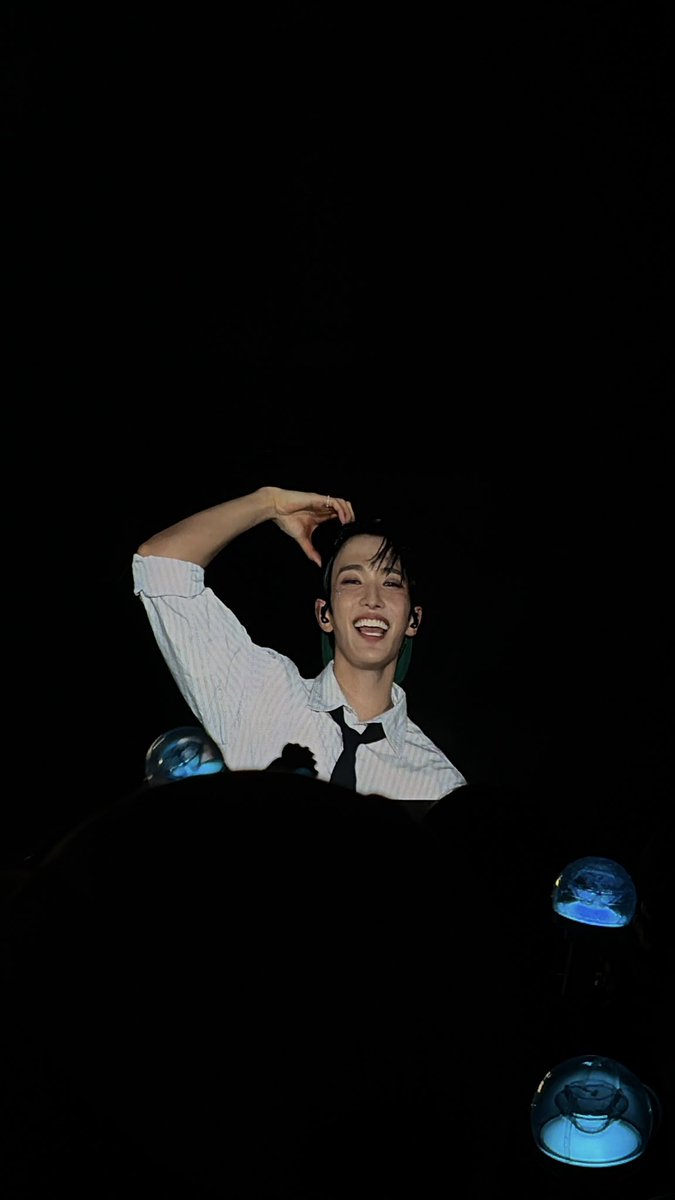 mmnd2003's tweet photo. 안녕 happy virus 💖 https://t.co/LaNQQQu4Co