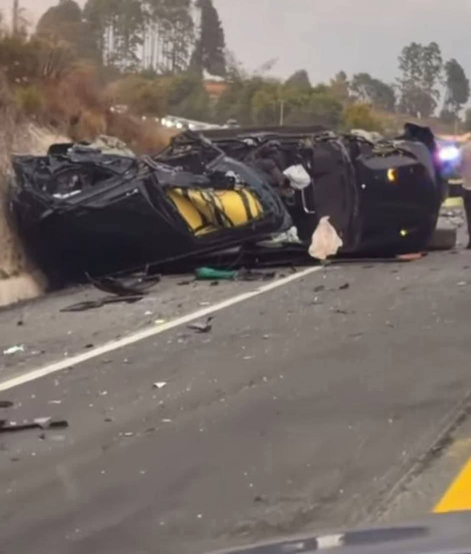 PDigitalOriente's tweet photo. Tragedia en carretera del #Edomex: Diego Osuna Miranda, hijo del director general de BBVA, murió en un accidente en la autopista Toluca–Valle de Bravo. Viajaba en una camioneta blindada que volcó tras chocar contra un camión de carga. #AccidenteVial #digitaldelorienteprensa https://t.co/984DG794Yk