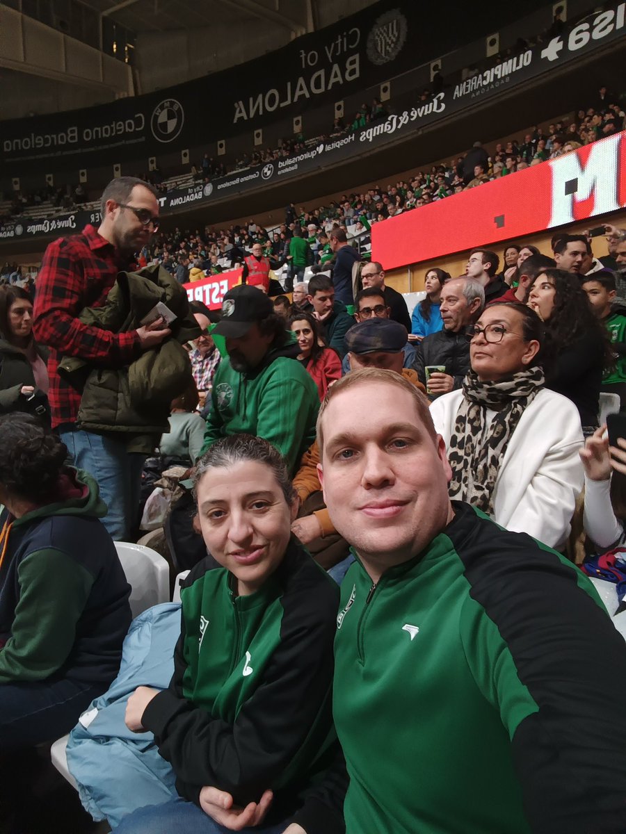 dreyna23_'s tweet photo. Día de derbi 💚🖤
FORÇA PENYA 💚🖤 
#OlimpicVerdiNegre #OLIMPICVERDINEGRE https://t.co/ORiQI97esl