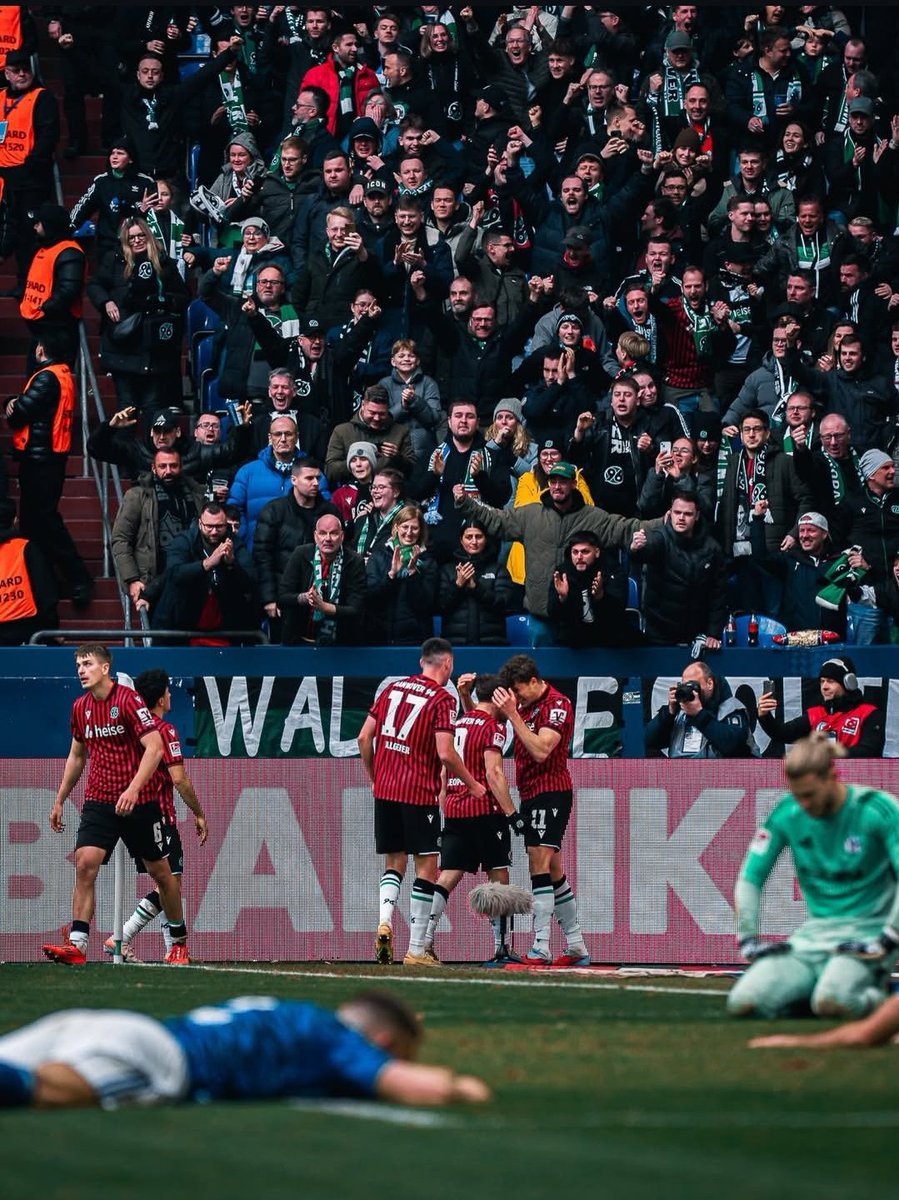 Lea 🖤🤍💚 tweet media