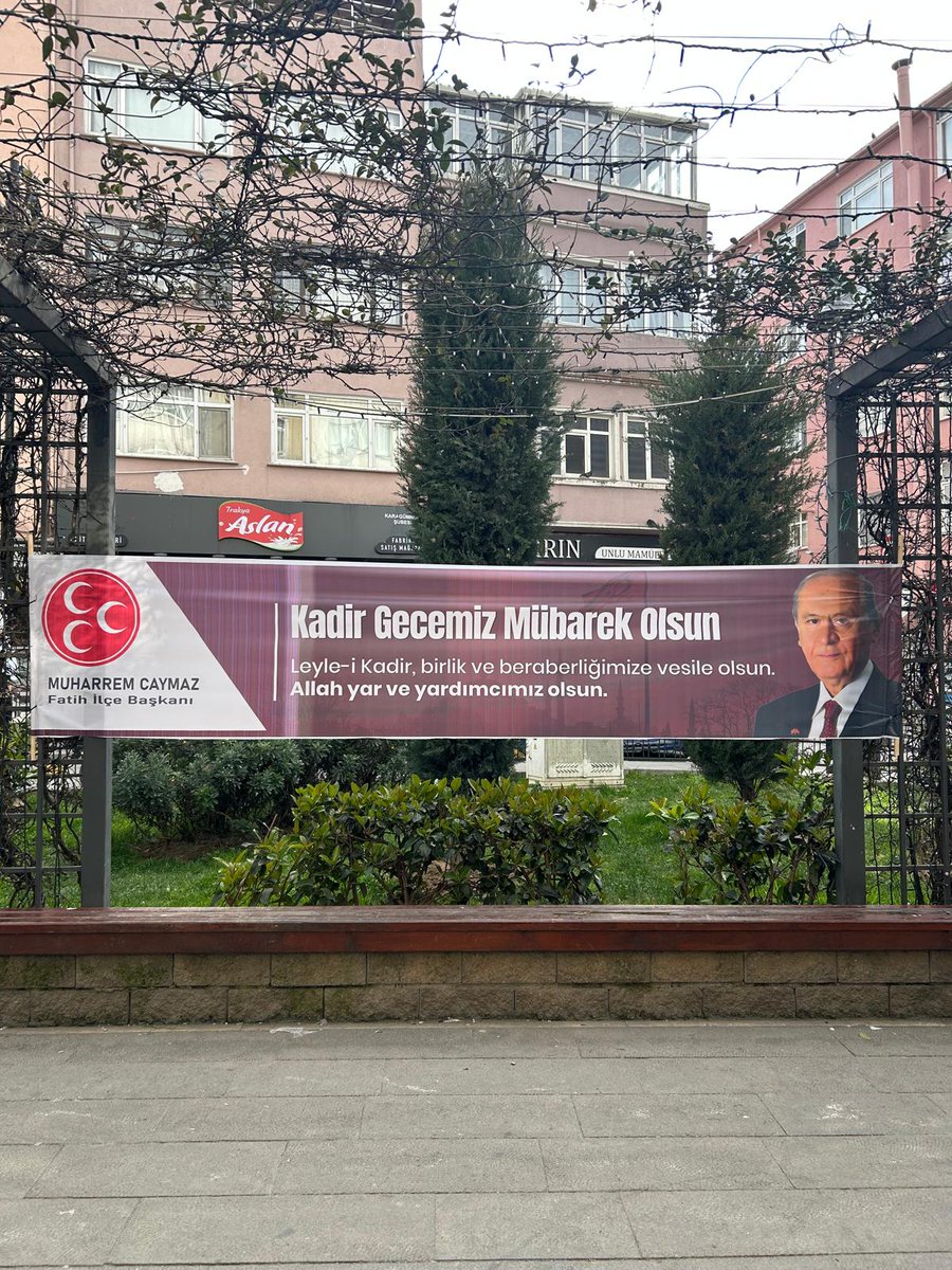 <a href="/mhp_fatihilce/">MHP Fatih</a> Başkanlığı Teşkilat Mensuplarımız, Bin Aydan Hayırlı Olan Leyle-i Kadir Gecesi Münasebetiyle, Fatih İlçemizin Farklı Noktalarında Pankartlama Çalışması Gerçekleştirmiştir. 

#KadirGecemizMübarekOlsun
<a href="/_MHPistanbul_/">MHP İstanbul</a> <a href="/sertel_selim/">Sertel Selim</a> <a href="/caymaz_muharrem/">MUHARREM CAYMAZ</a>