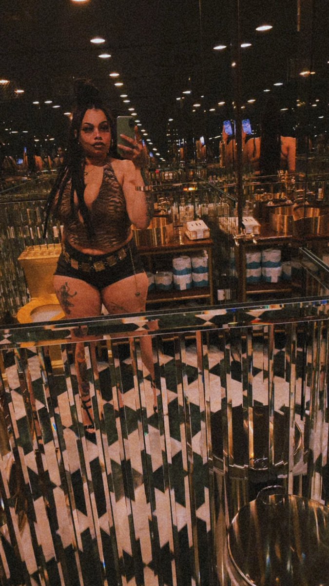 KittiiHendrixx😈 tweet media