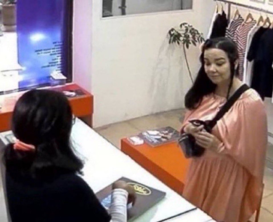 топiо tweet media