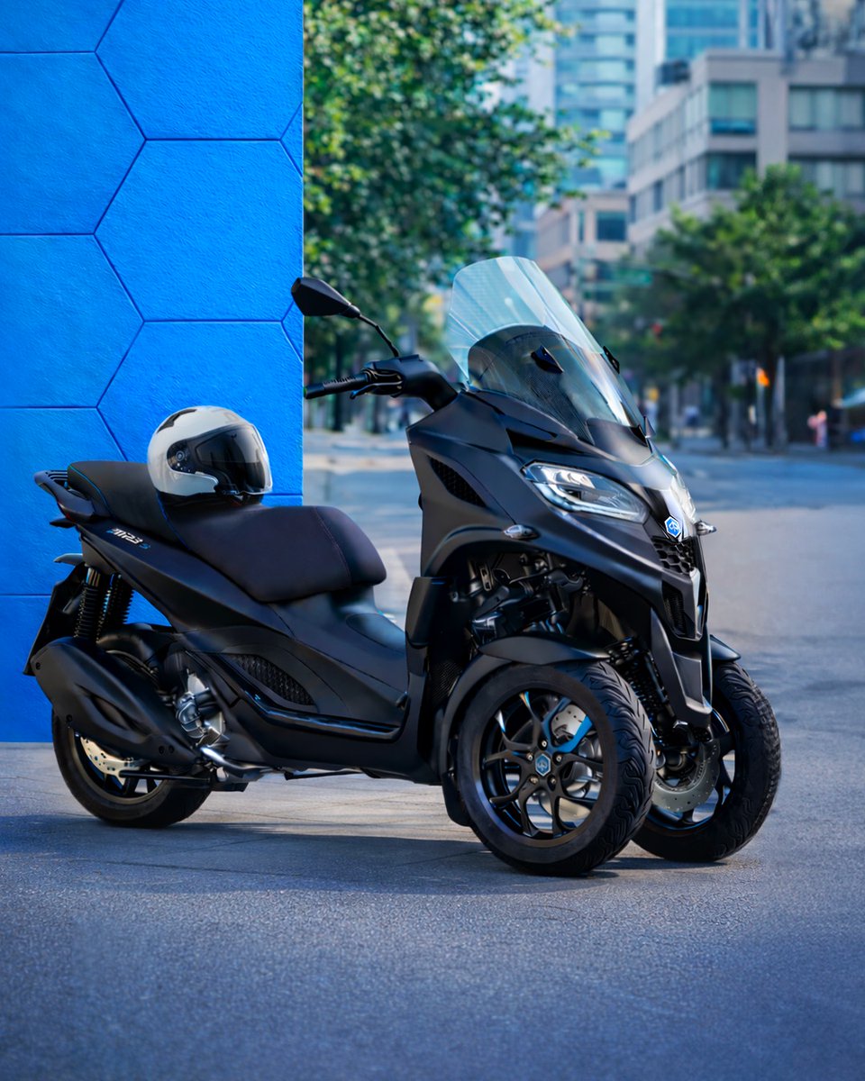 CosimoDina's tweet image. #fattoinitalia Piaggio MP3 prodotta nello stabilimento di Pontedera (Pisa). #scooter