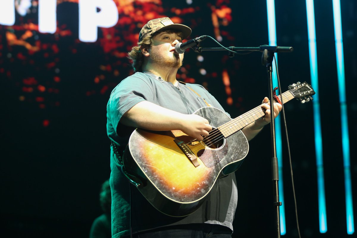 Country To Country Belfast tweet media