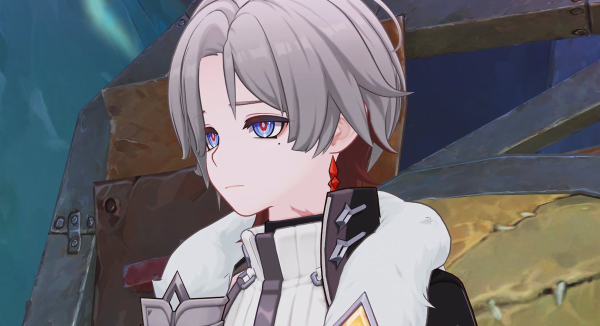 Cuando le dicen feo a Illuga genuinamente intento verle lo feo pero para mi tiene una cara muy bonita y más aun con esos ojos tan preciosos, no sé o soy ciego o los estándares de belleza son demasiado altos ahora