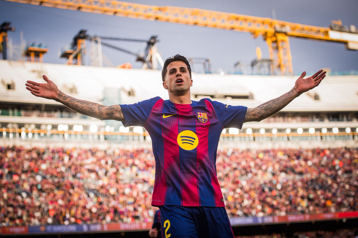 4KMHQ's tweet image. João Cancelo #BarçaSevilla