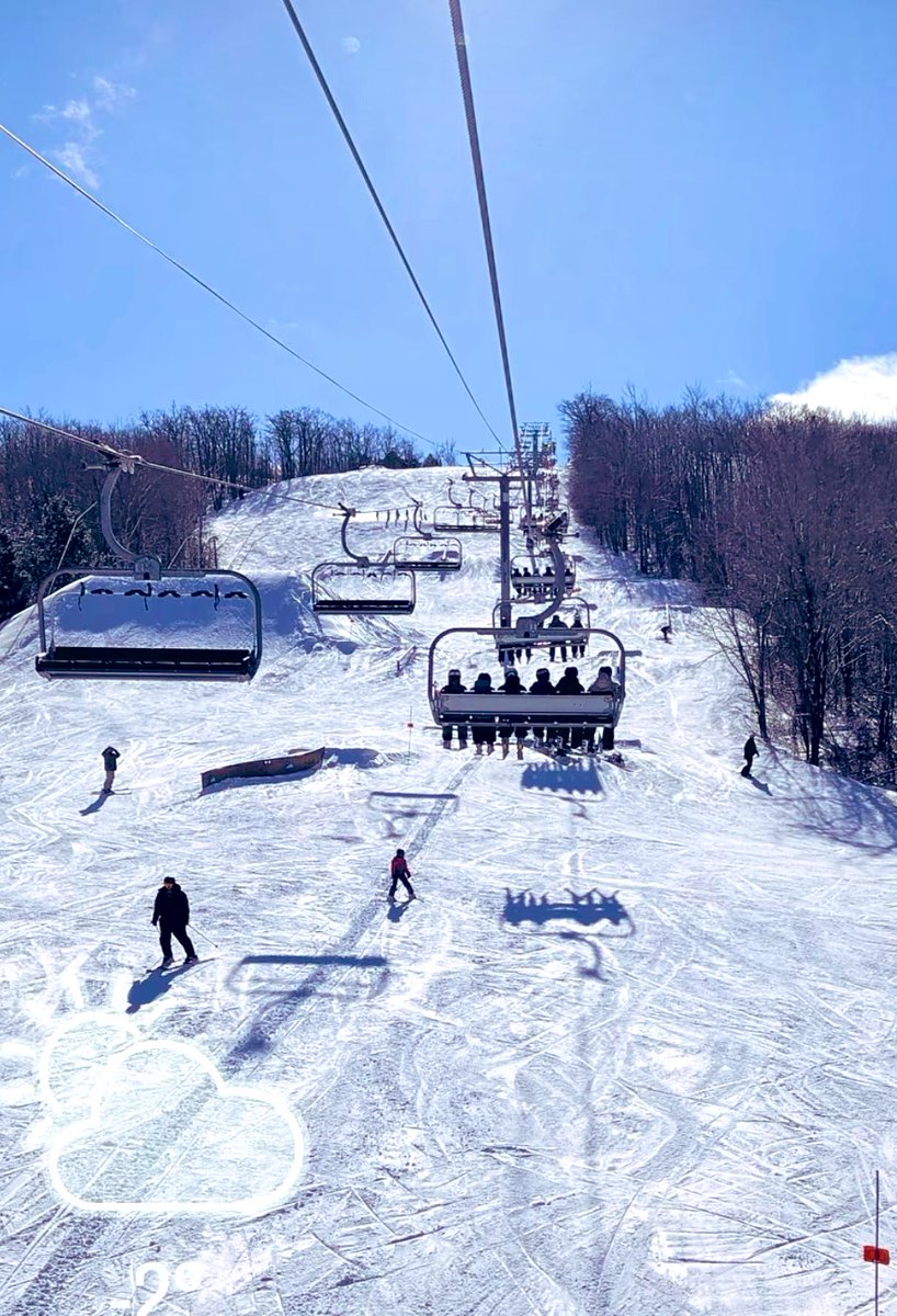 Fresh powder and -2 on Blue Mountain. Ideal spring skiing — until the rain moves in later today.