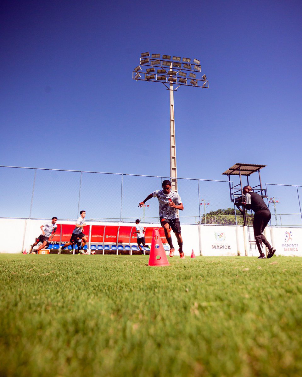 vascobase's tweet image. Aquecimento finalizado. Vamos buscar a vitória, Vasco! 💪⚽️

📸 João Gabriel Alves | #VascoDaGama 

#BaseForte 
#VascoDaGama