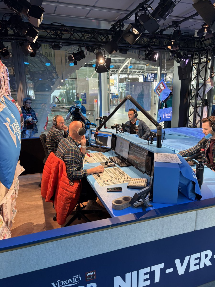 Hans van Schie tweet media