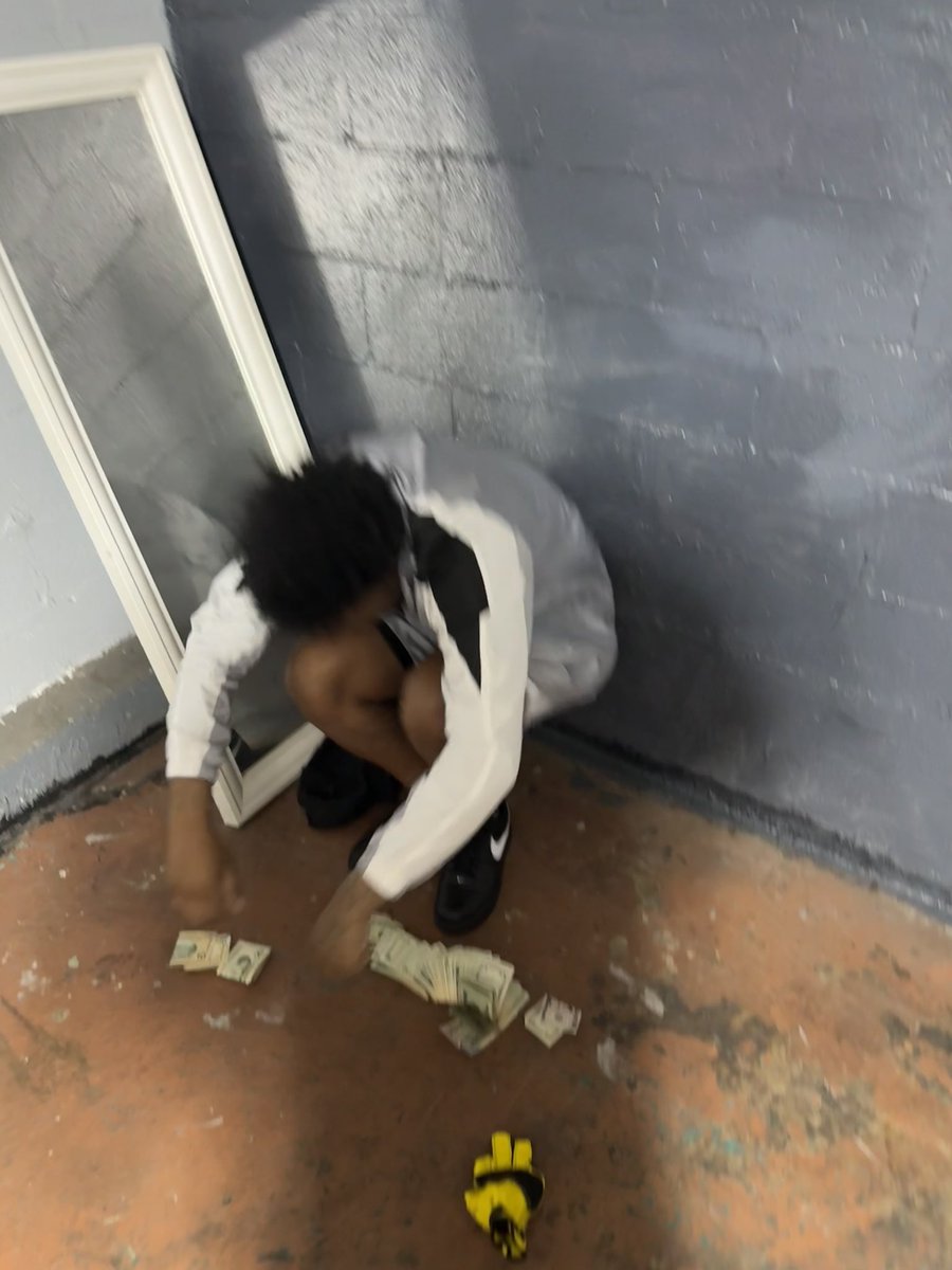 WopbeeZy tweet media