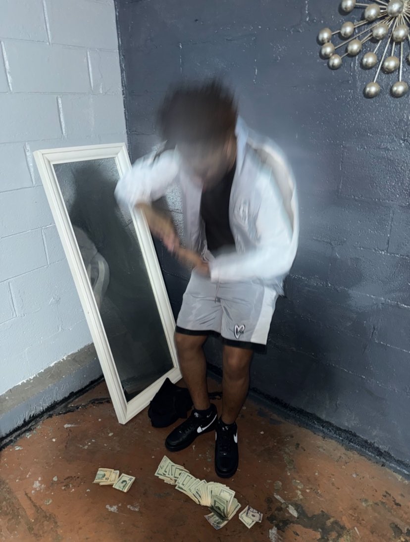 WopbeeZy tweet media