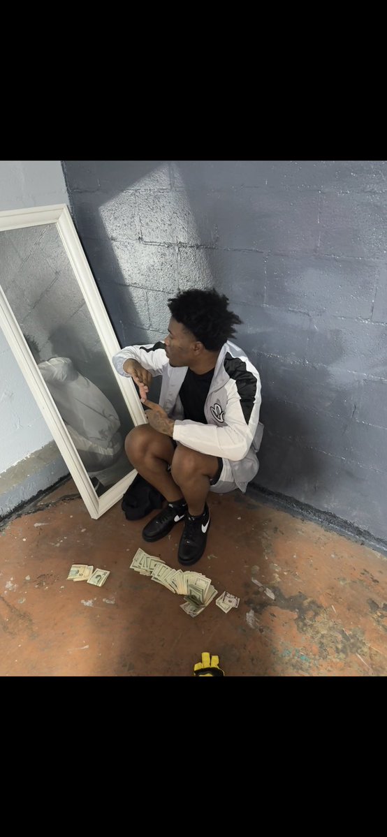 WopbeeZy tweet media