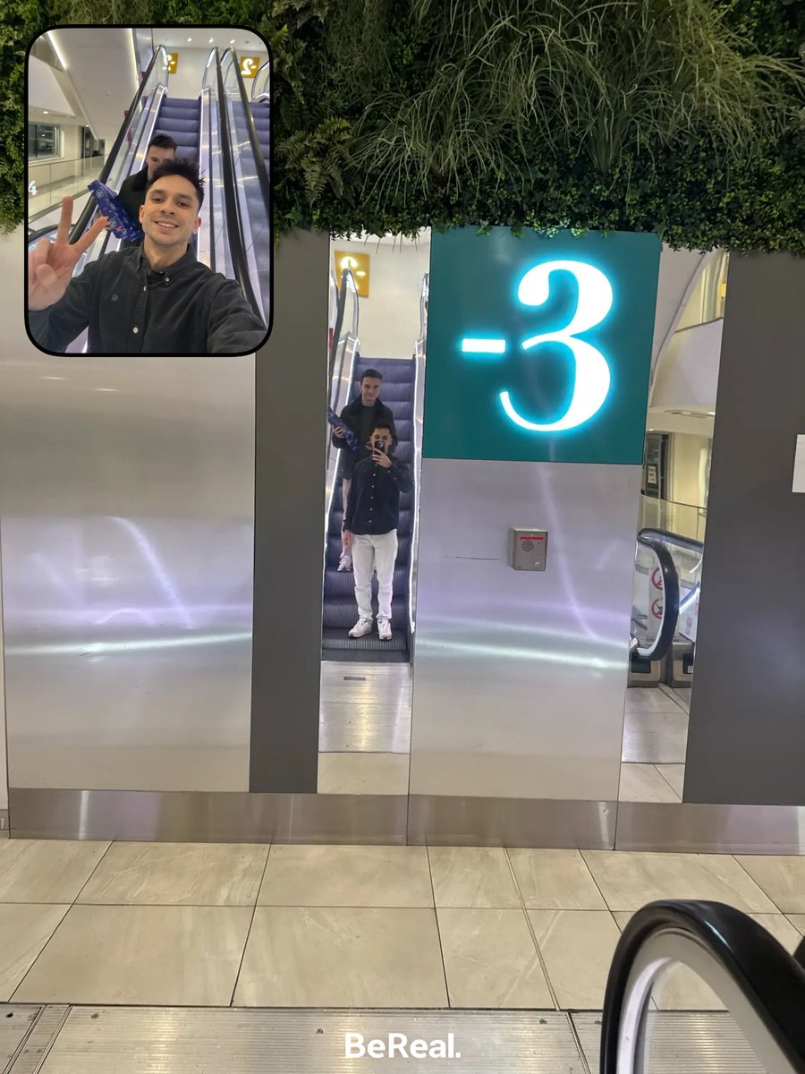 𝘾𝗵𝗮𝗿𝗹𝗲𝘀 tweet media