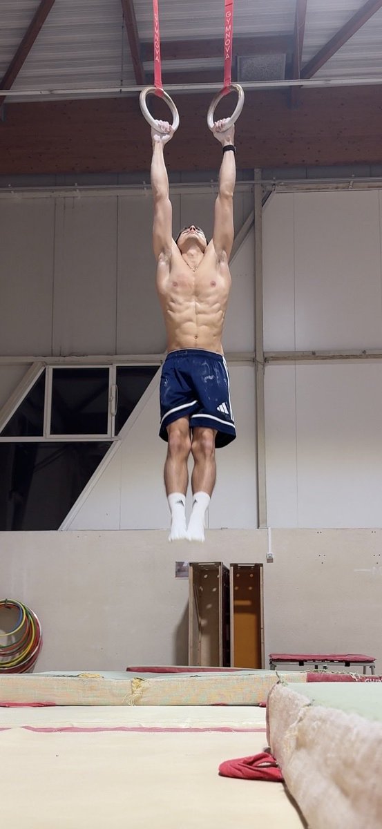 𝘾𝗵𝗮𝗿𝗹𝗲𝘀 tweet media