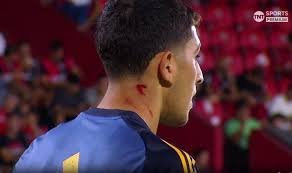 elamigodel26711's tweet photo. Pones banderas te sancionan, lastimas jugadores esta bien https://t.co/6tzIgQKthE
