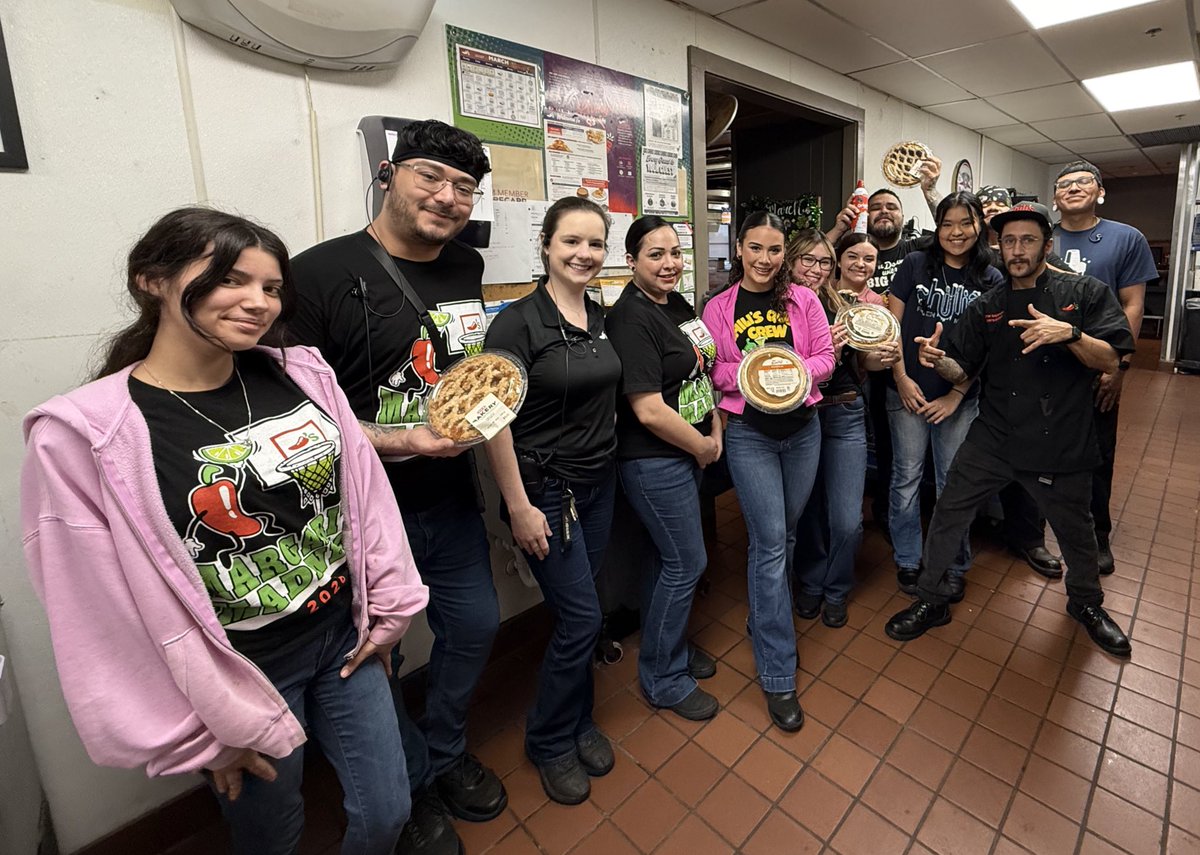 laura robles tweet media