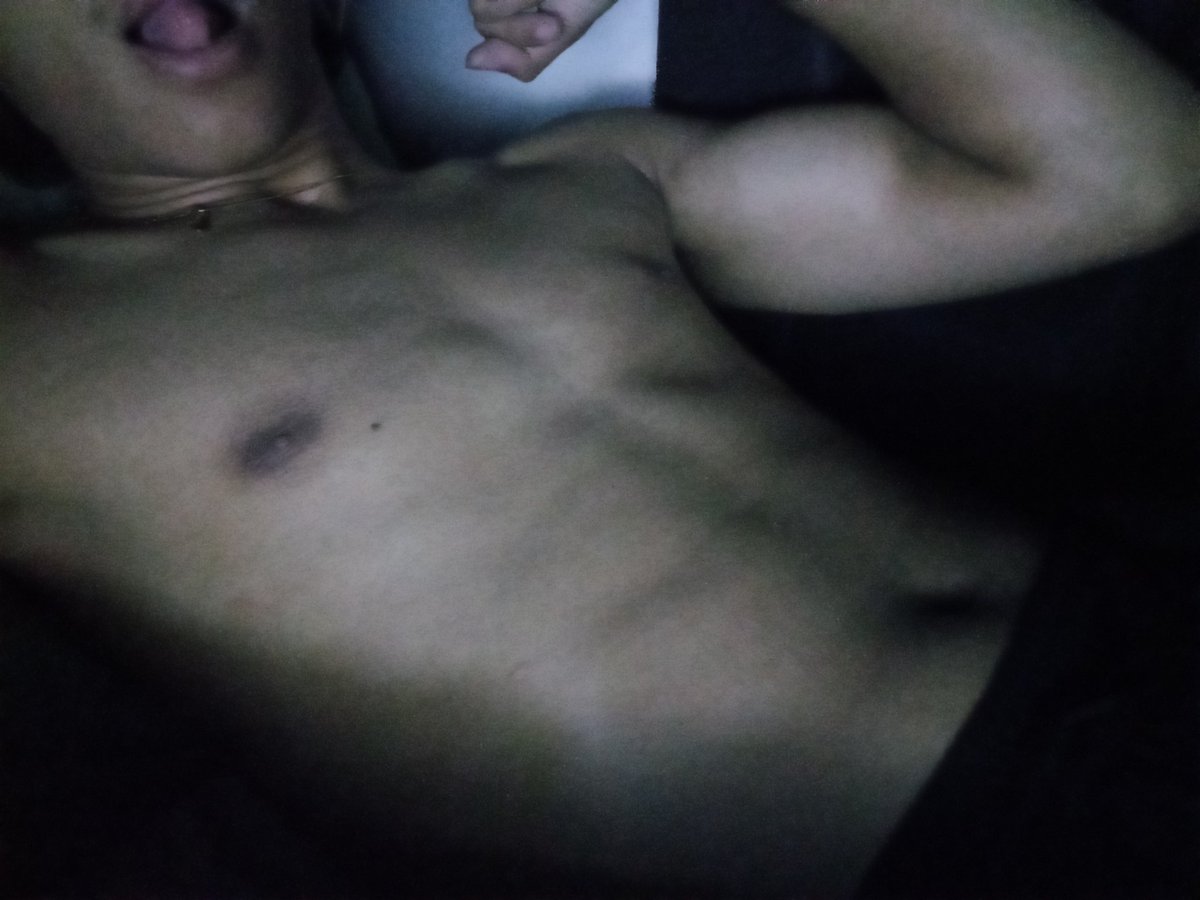 migigigo's tweet photo. twink life - small waist, small arms
kayang kaya ibalibag sa kama ehh https://t.co/0DAnA2QGHg